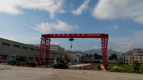 昱嘉起重機(jī)不僅方便  安全更是不操心
